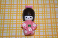 Kokeshi Rosa Media
